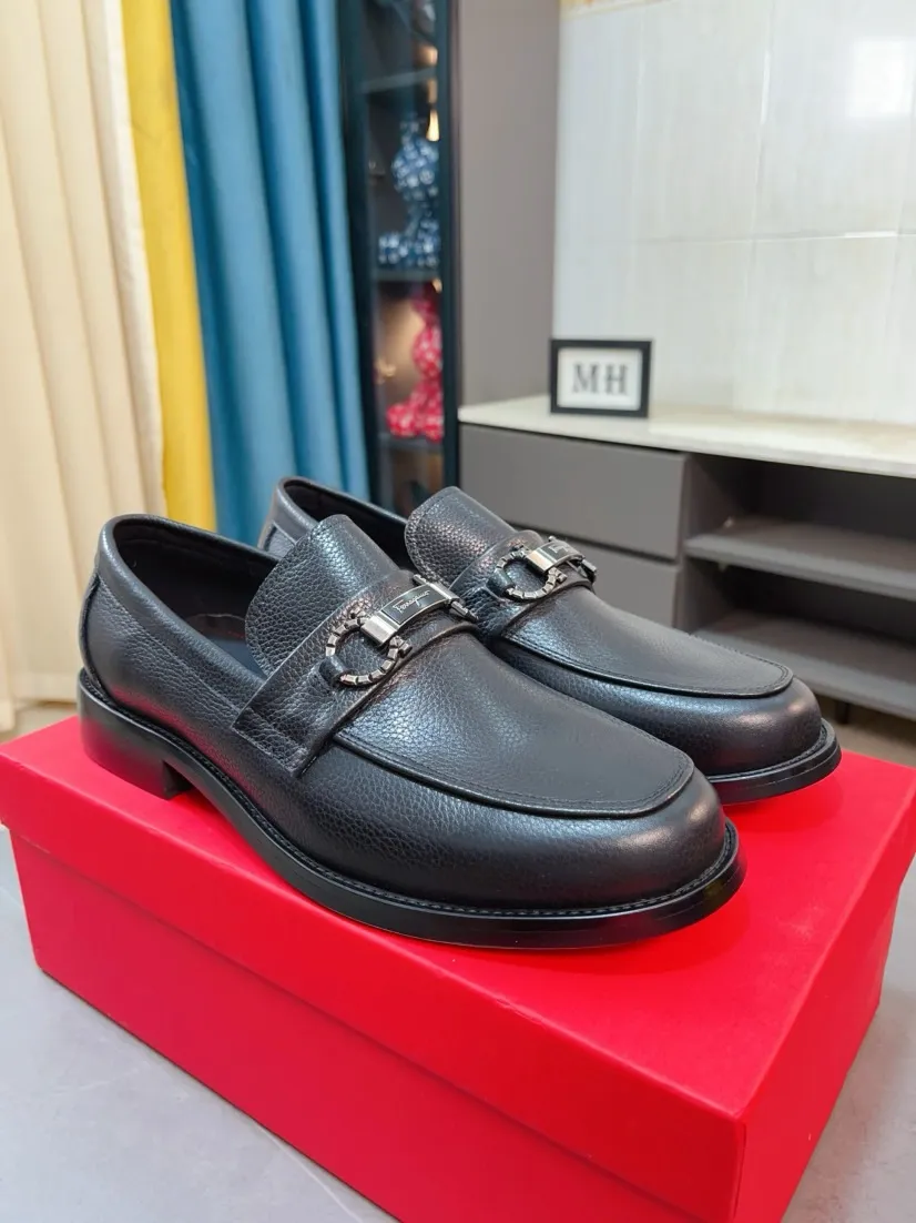 Men's shoes 💰560🌸🌸Water dyed cowhide 🆘[Salvatore Ferragamo] Ferragamo's latest casual business leather shoes for men! Available at counters simultaneously! The fabric is made of specially imported original suede calfskin, and the interior is made of imported water-dyed cowhide. It is absolutely luxurious and leads the fashion trend. Matching code: 38-44 45 customized
